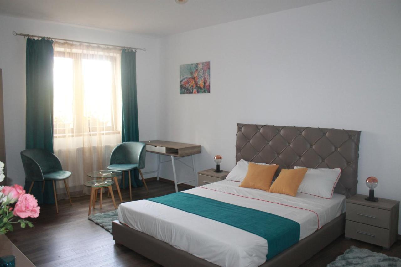 Studio Turquoise Victoria Bucharest Luaran gambar
